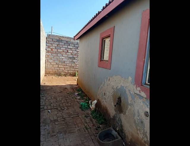 2 BEDROOM HOUSE FOR SALE IN PALM RIDGE EXT 2